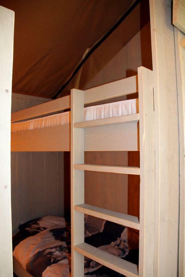 Hotel Glamping Op Het Zeugekot à Beveren  Extérieur photo